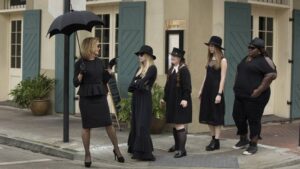 American Horror Story 3. Sezon 1. Bölüm